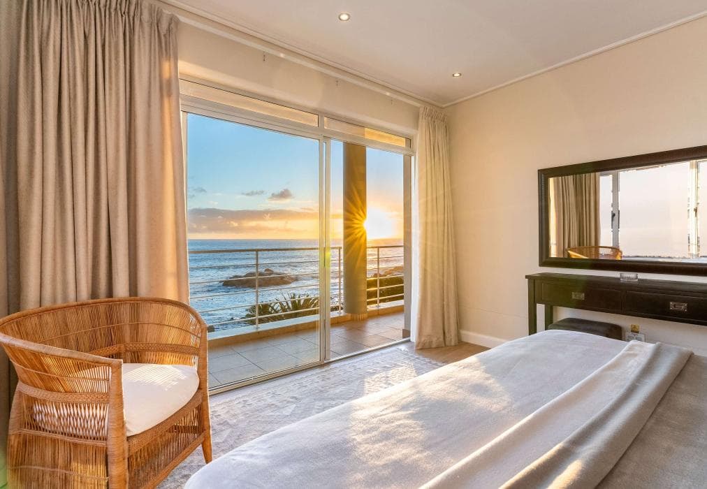 Sunset Azure Apartment