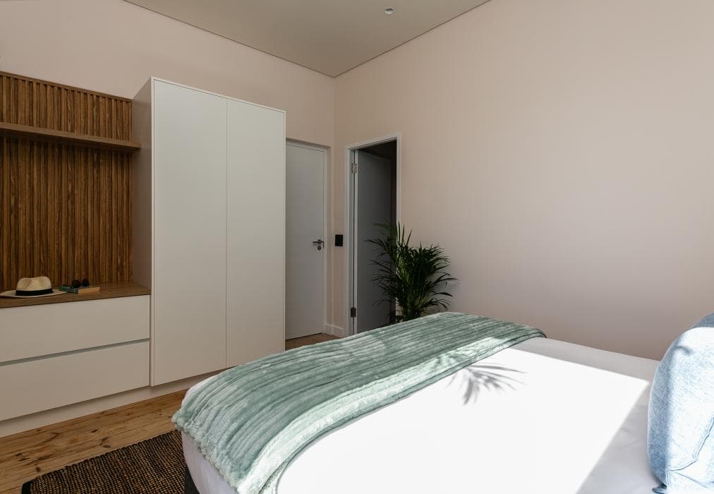 The Palm Flats - Panoramic Peaks