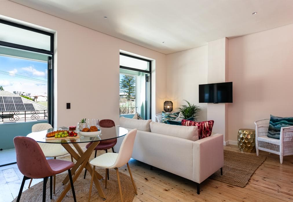 The Palm Flats - Panoramic Peaks