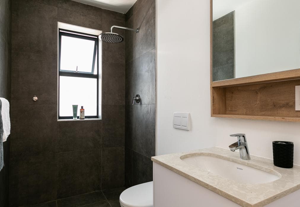 Grand 8 Bedroom Home