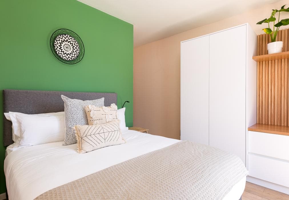 Grand 8 Bedroom Home