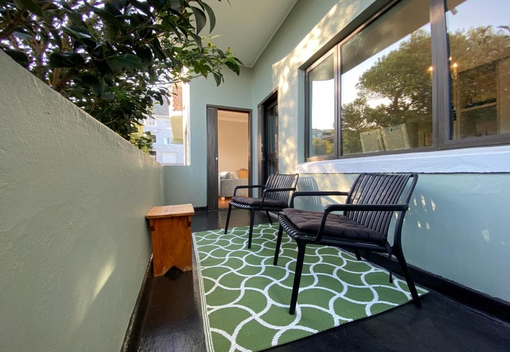 Minimalistic & Spacious Vredehoek Gem