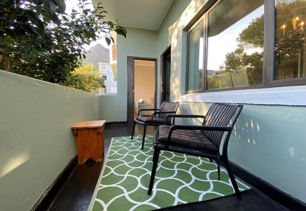 Minimalistic & Spacious Vredehoek Gem