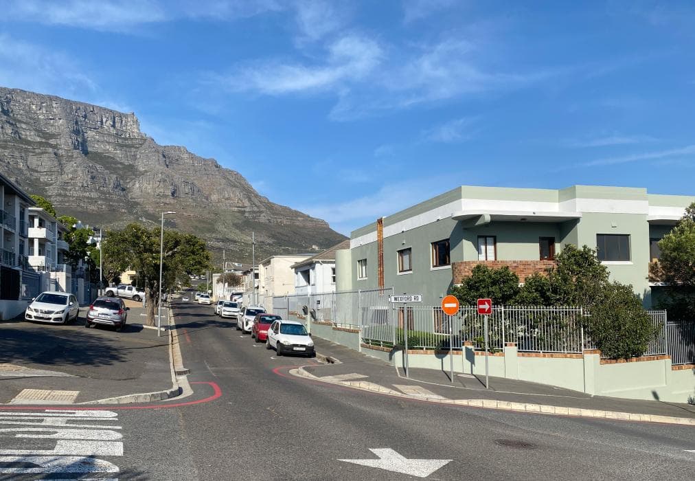 Minimalistic & Spacious Vredehoek Gem