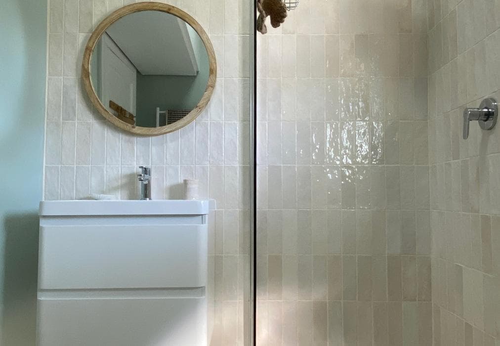 Minimalistic & Spacious Vredehoek Gem