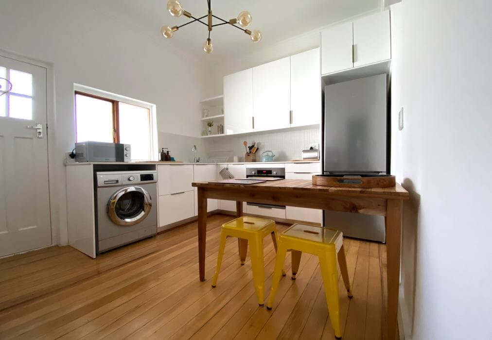 Minimalistic & Spacious Vredehoek Gem