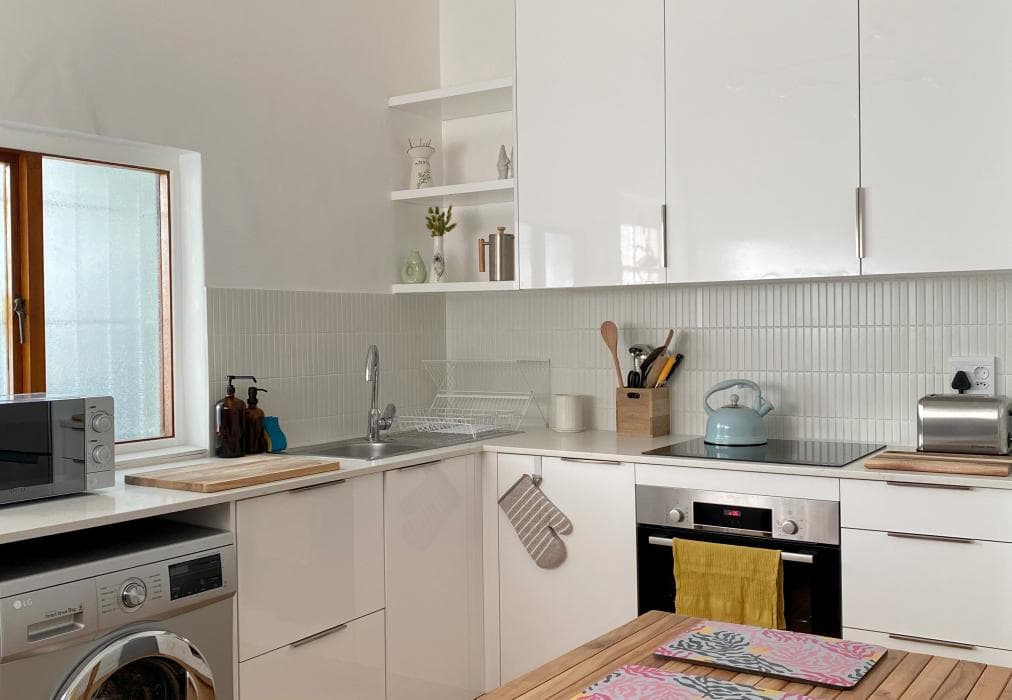 Minimalistic & Spacious Vredehoek Gem