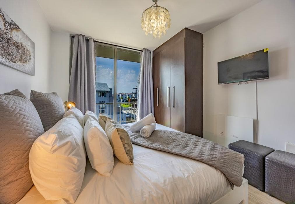 303 Infinity Apartment