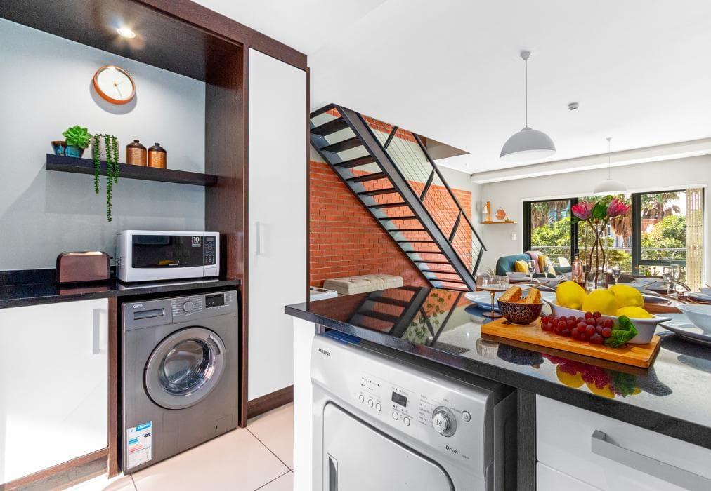 Manhattan Wharfside 301