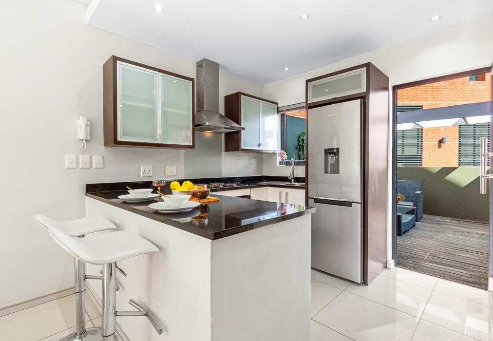 Manhattan Wharfside 301