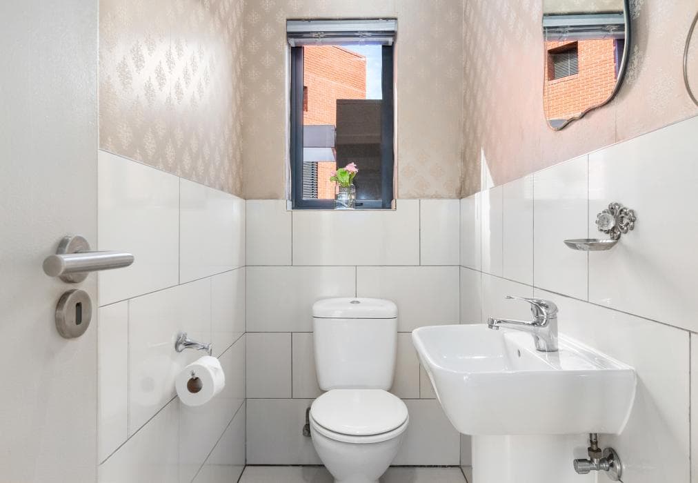 Manhattan Wharfside 301