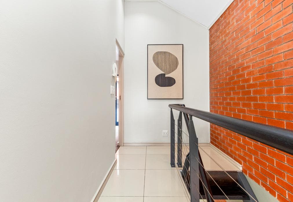 Manhattan Wharfside 301