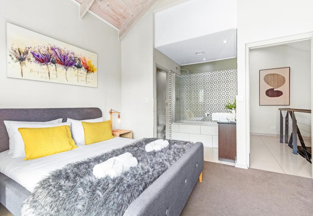 Manhattan Wharfside 301