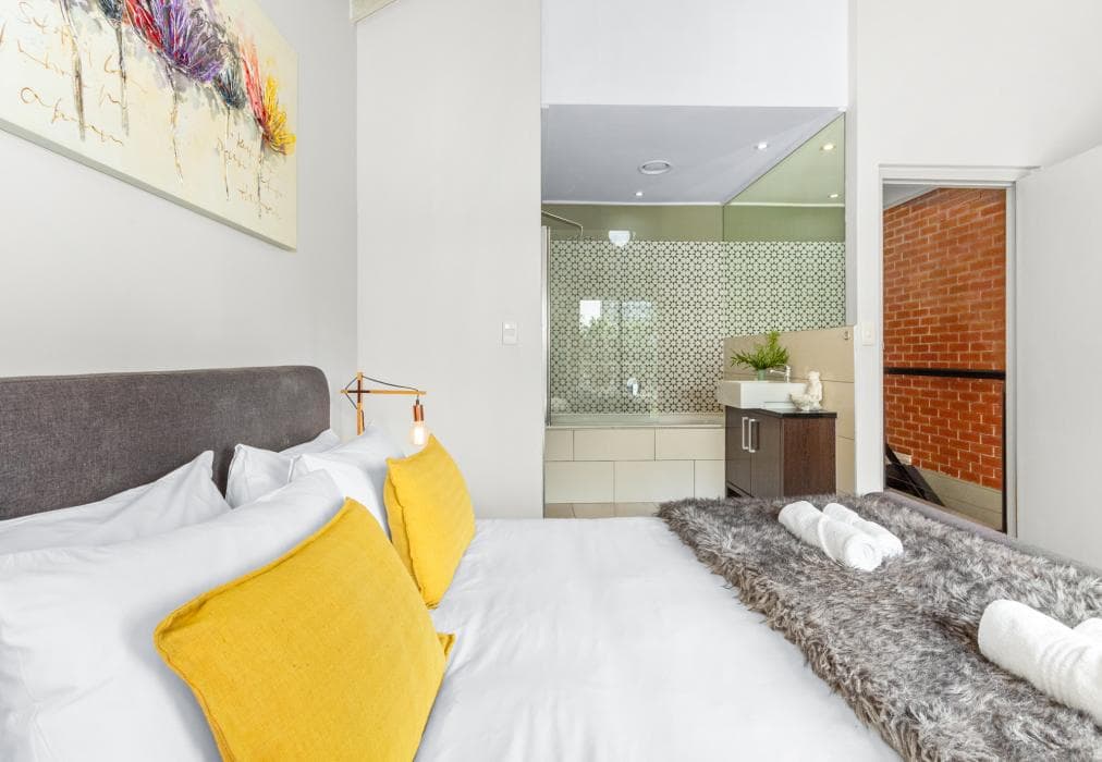 Manhattan Wharfside 301