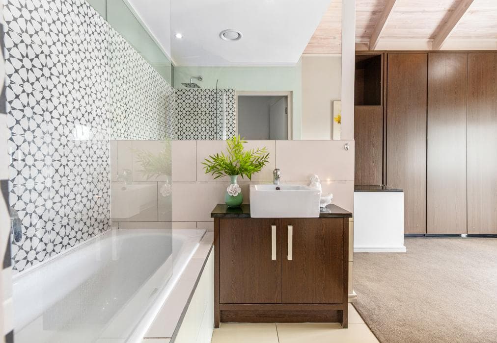 Manhattan Wharfside 301