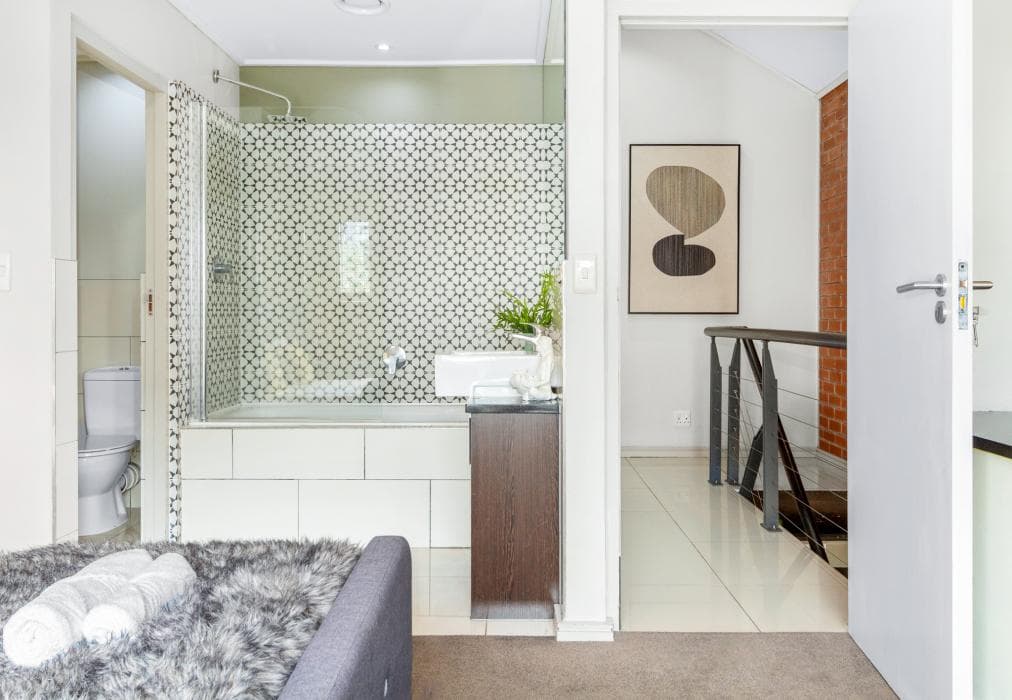 Manhattan Wharfside 301