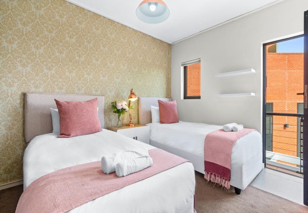 Manhattan Wharfside 301