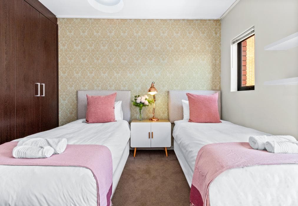 Manhattan Wharfside 301