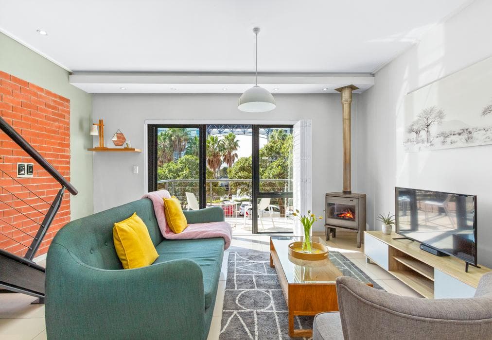 Manhattan Wharfside 301