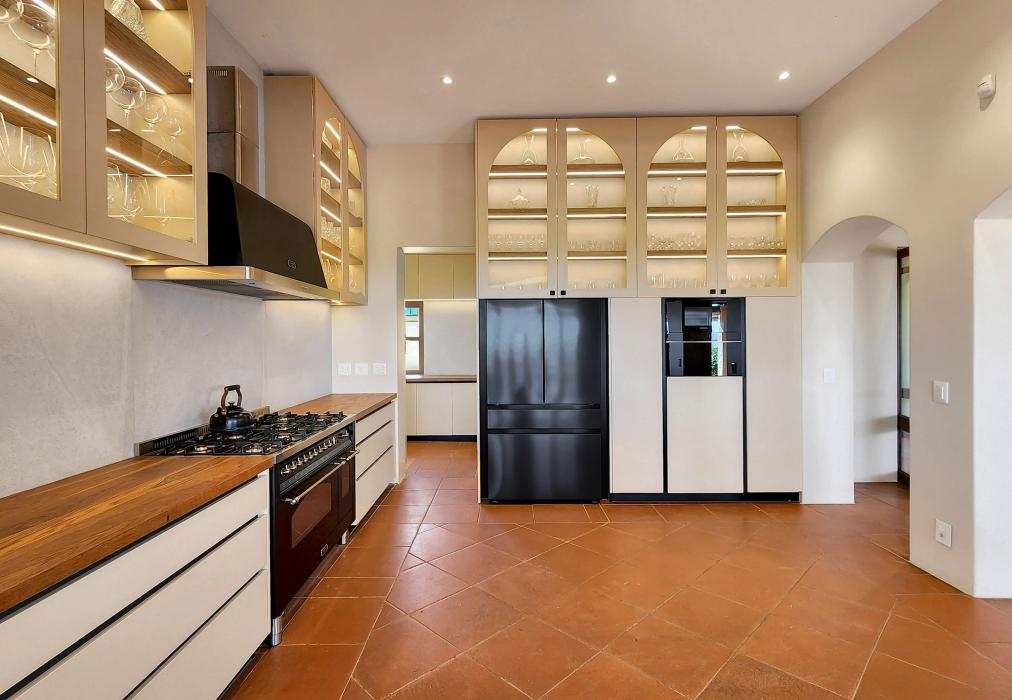 Sunsets Tuscan Beachfront Villa