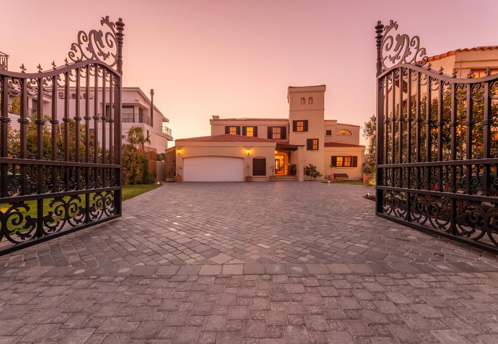 Sunsets Tuscan Beachfront Villa