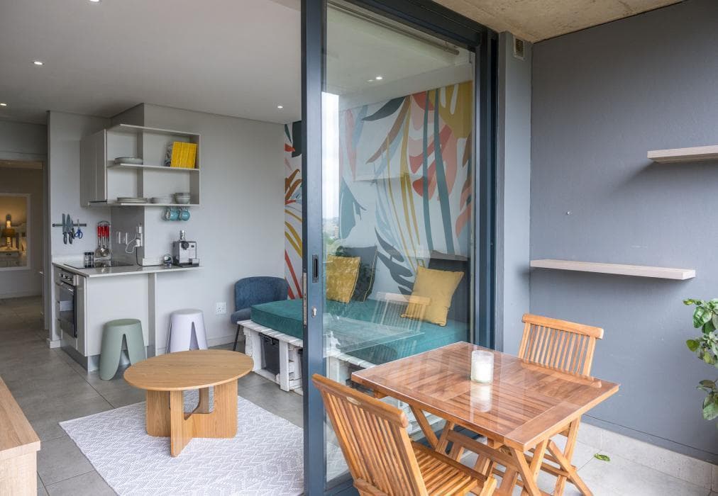 603 2SIX2 Florida Road