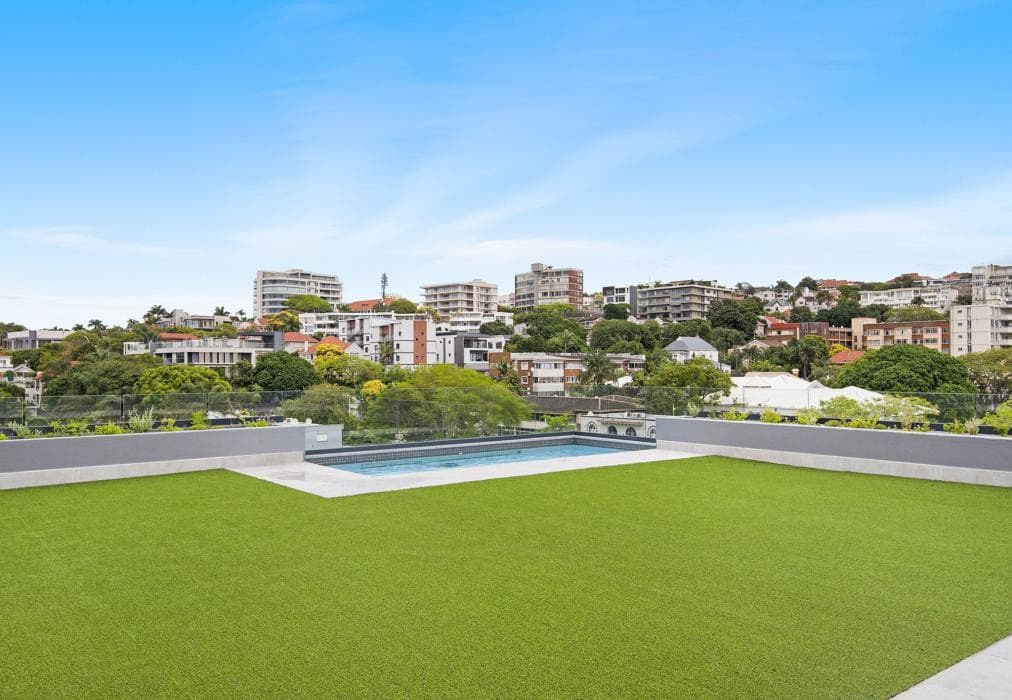 603 2SIX2 Florida Road