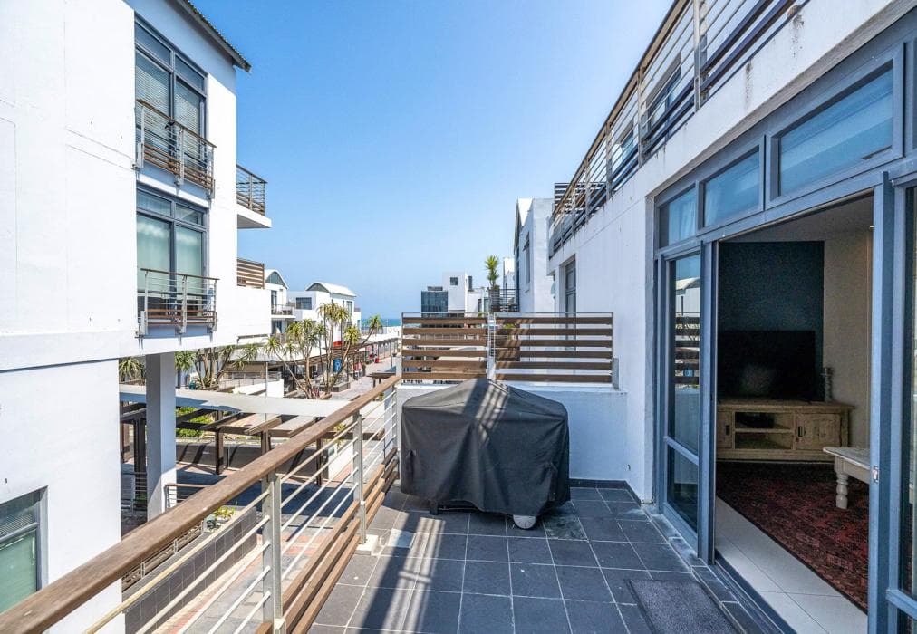 West Coast Eden On The Bay