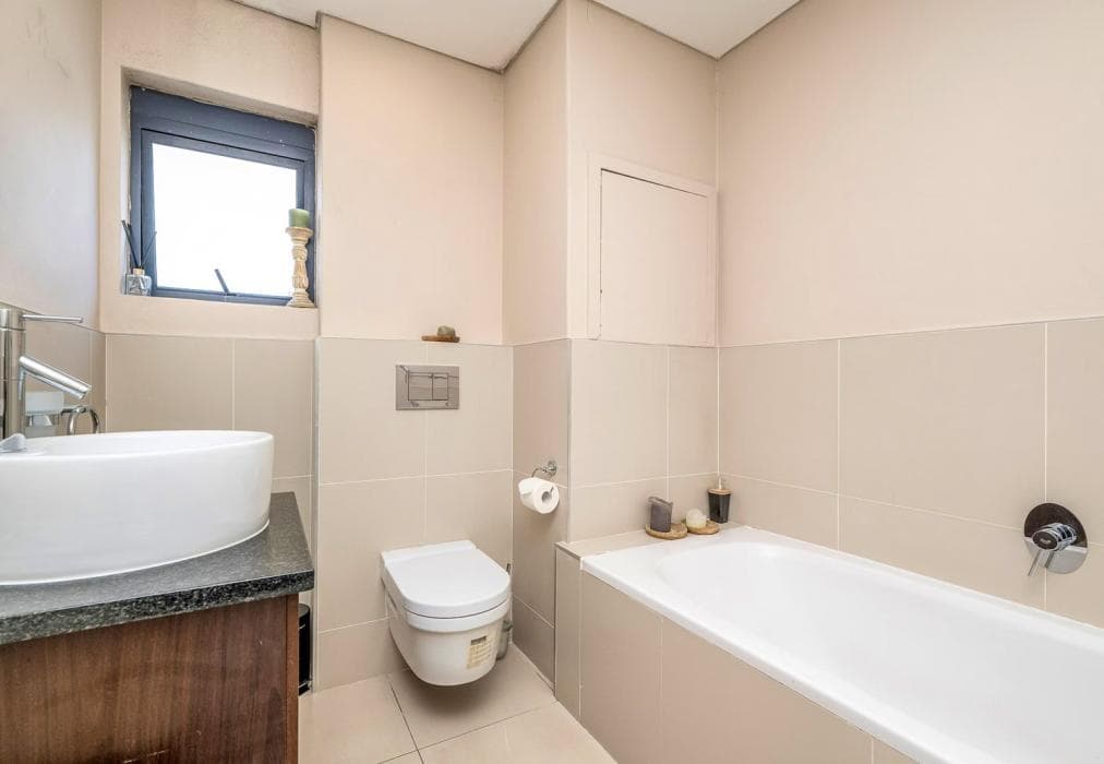 West Coast Eden On The Bay