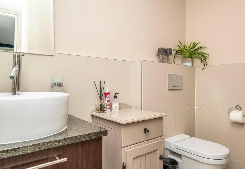 West Coast Eden On The Bay