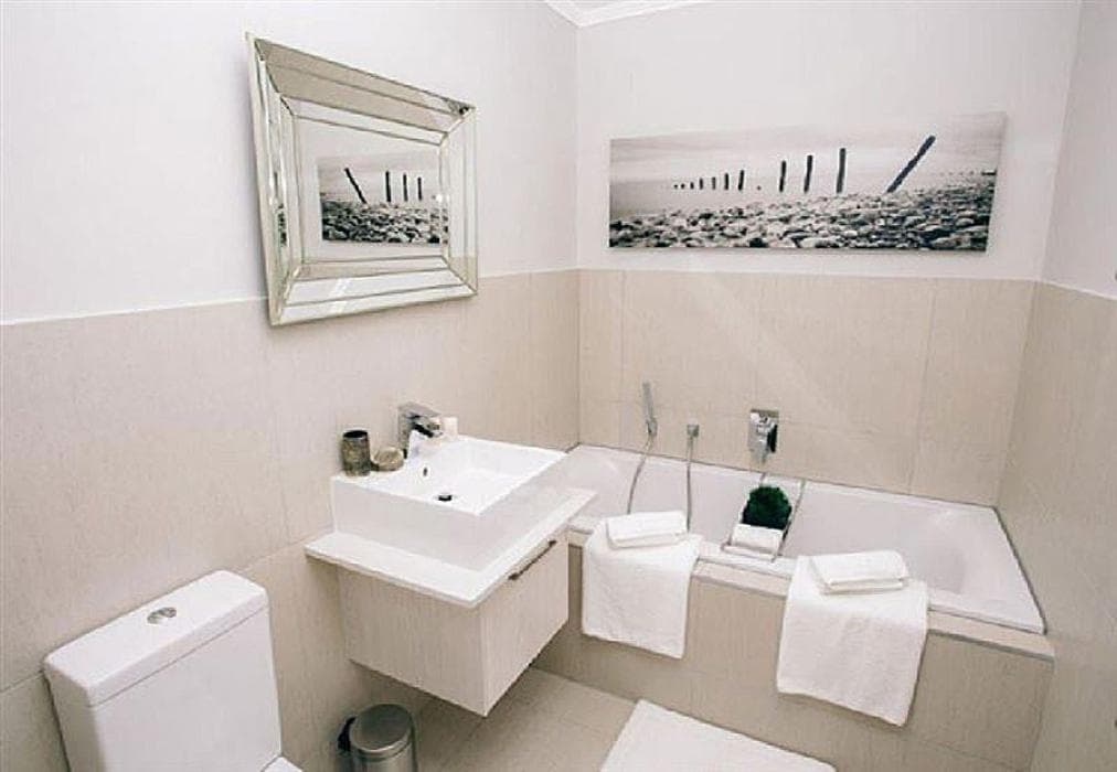 AOC - Luxury Apartment