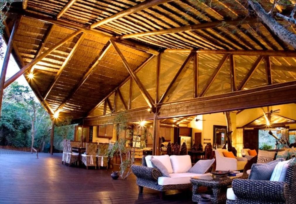 Ihlozi Lodge