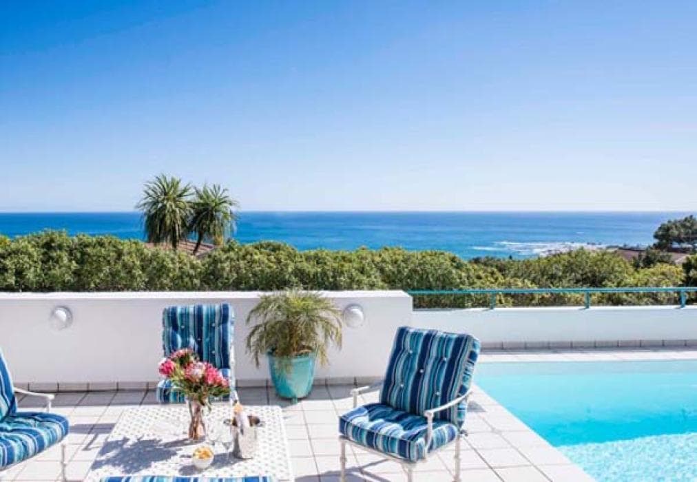 Bay Reflections Luxury Apartment