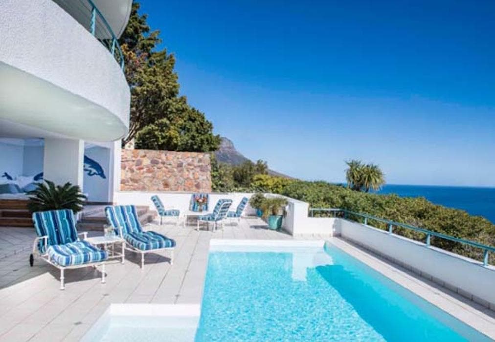 Bay Reflections Luxury Apartment