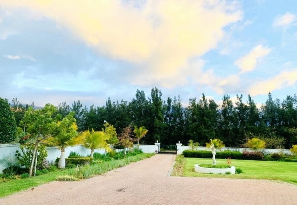 L'Bloom Country House