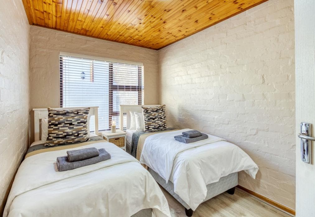 De Beers Road Apartment