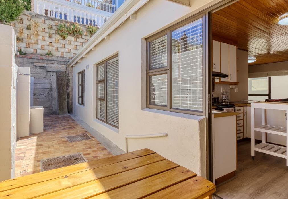 De Beers Road Apartment