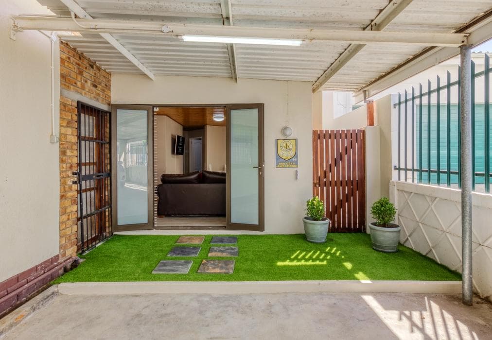 De Beers Road Apartment