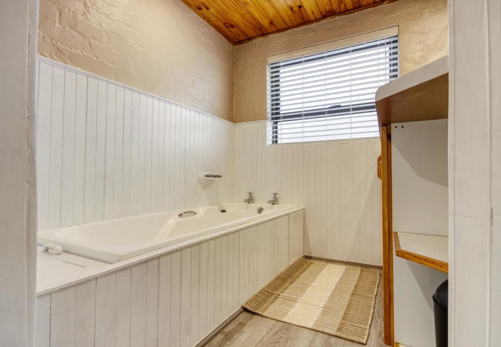 De Beers Road Apartment