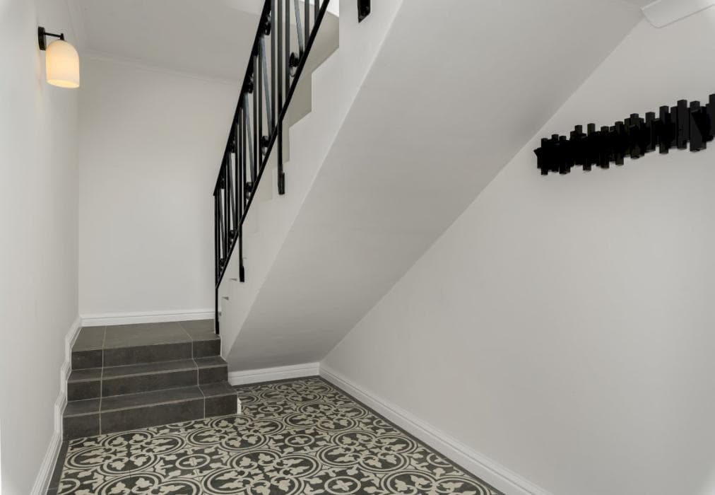 Modern Elegance In Beautiful Seapoint