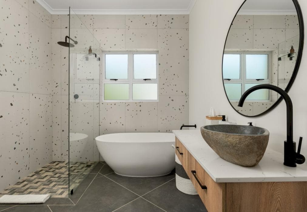 Modern Elegance In Beautiful Seapoint