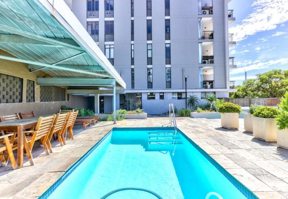 Spacious Sea Point Apartment