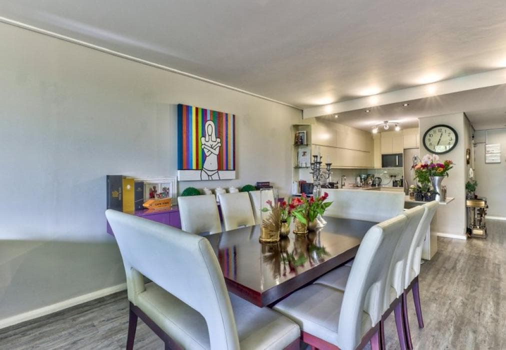 Spacious Sea Point Apartment