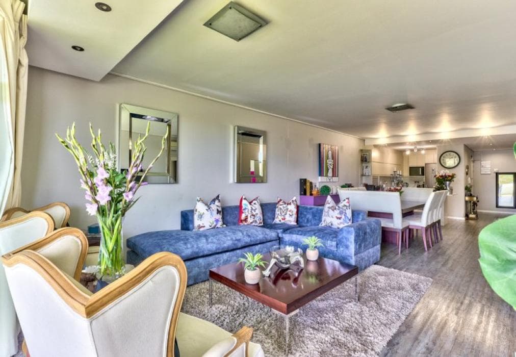 Spacious Sea Point Apartment