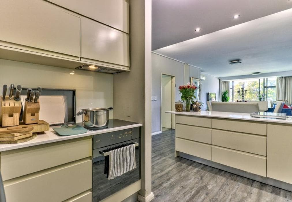 Spacious Sea Point Apartment