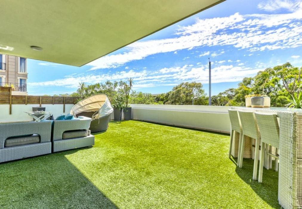 Spacious Sea Point Apartment