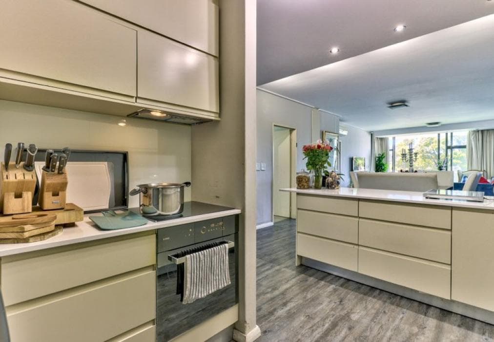 Spacious Sea Point Apartment