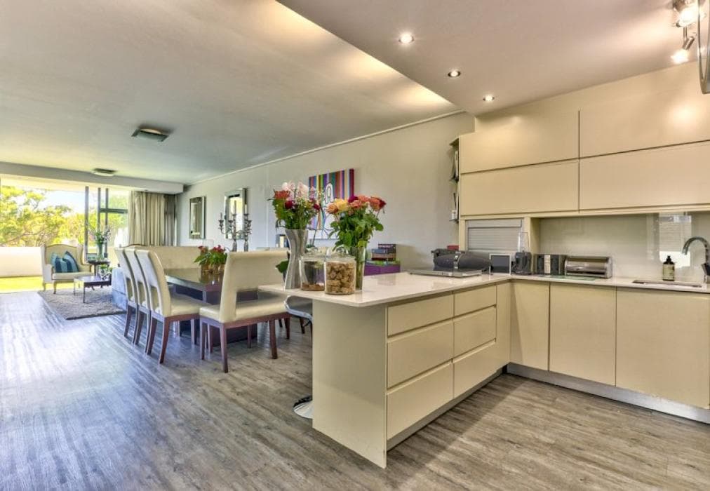 Spacious Sea Point Apartment