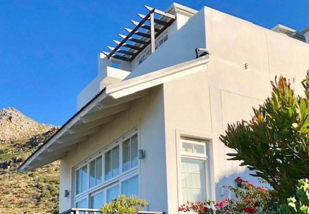 Tranquil Azure Retreat