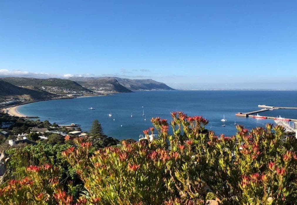 Tranquil Azure Retreat